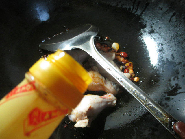 腐竹黄豆芽煮鸡翅根步骤4