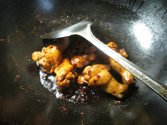 腐竹黄豆芽煮鸡翅根步骤5