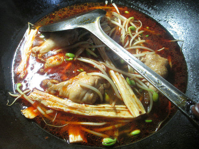 腐竹黄豆芽煮鸡翅根步骤9