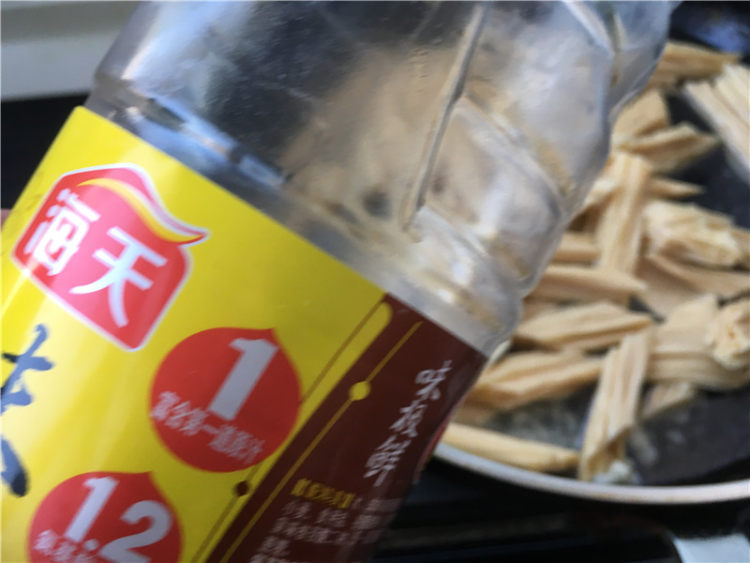 腐竹焖肉步骤11