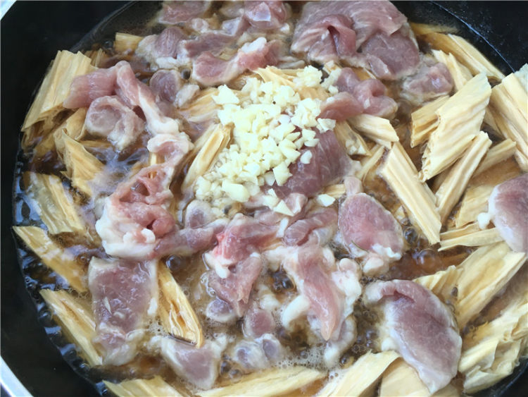 腐竹焖肉步骤13