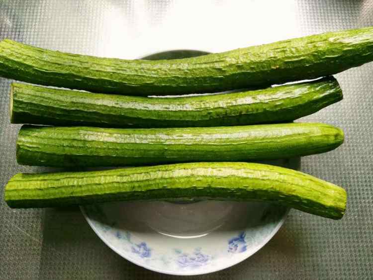 番茄炒丝瓜步骤1