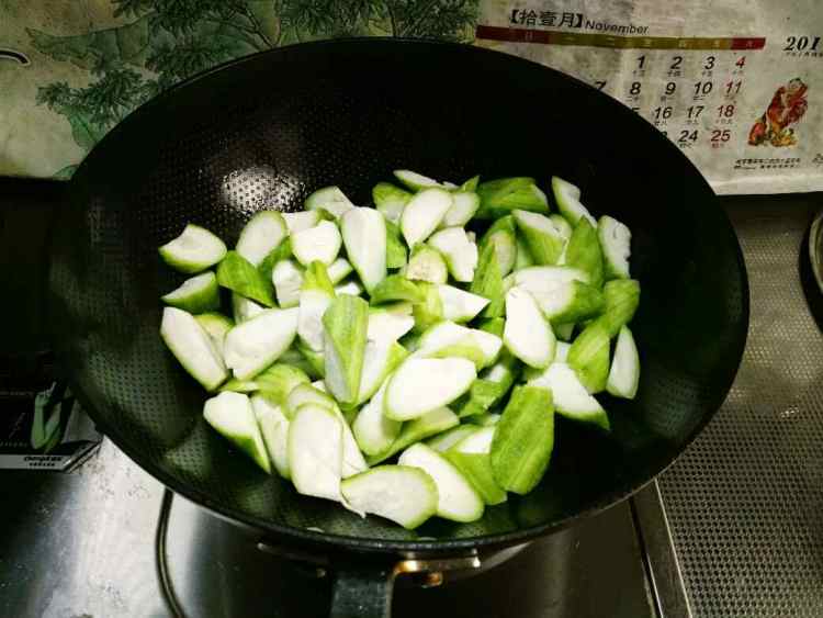 番茄炒丝瓜步骤6