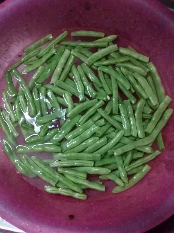 辣炒四季豆步骤2