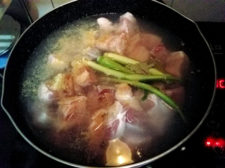 砂锅红烧肉步骤3