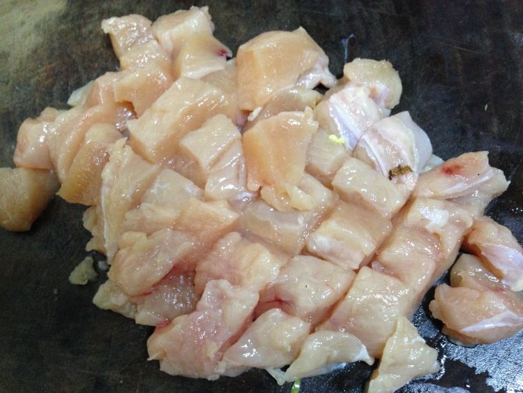 豌豆玉米炒鸡丁#盛夏步骤2
