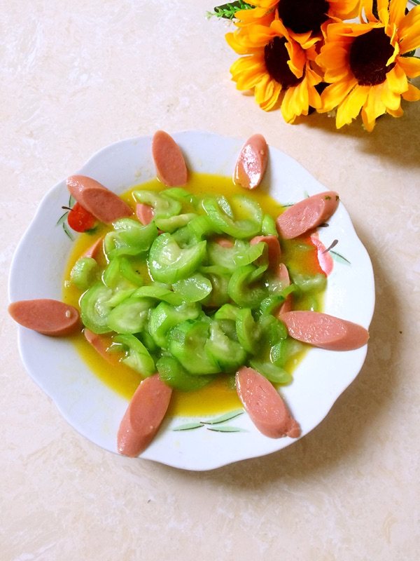 丝瓜炒火腿肠步骤8