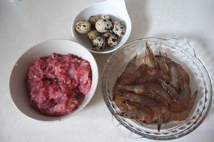 虾仁蒸肉饼步骤1