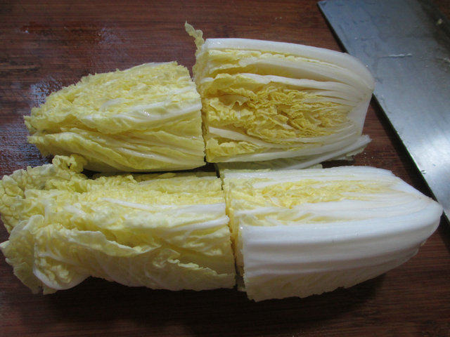 蘑菇娃娃菜筒骨汤步骤3