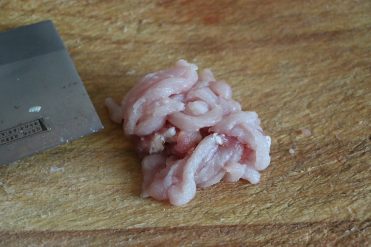 芸豆炒肉丝步骤1
