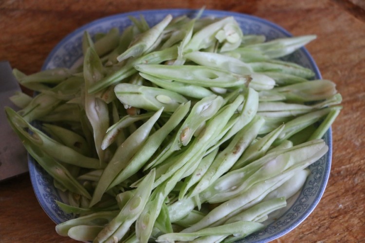 芸豆炒肉丝步骤2