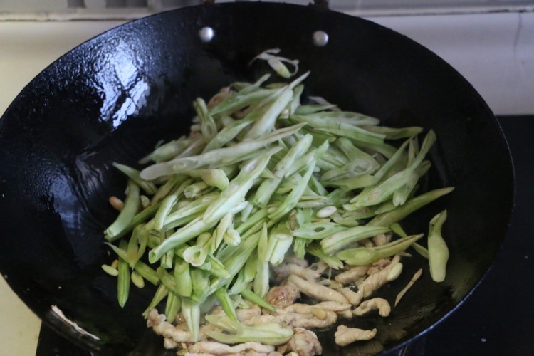 芸豆炒肉丝步骤5