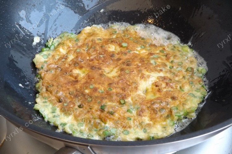 蒜薹摊鸡蛋步骤9