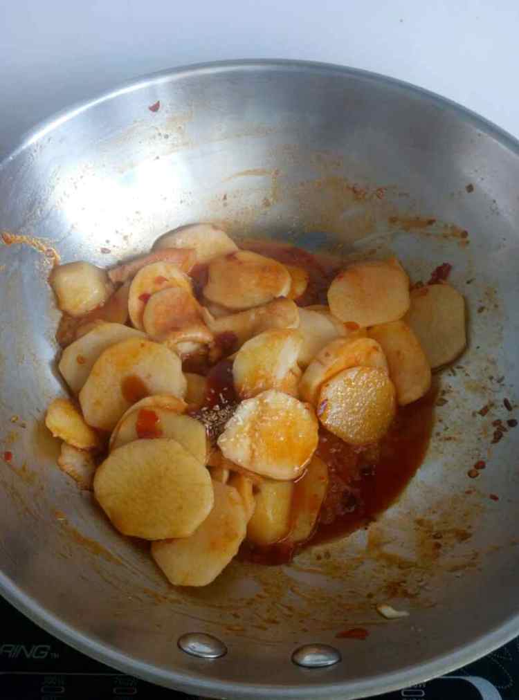 杏鲍菇焖土豆片步骤8