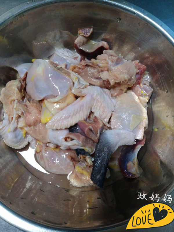 香菇栗子炖鸡步骤1