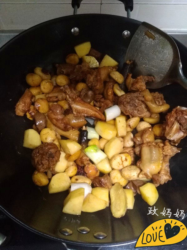 香菇栗子炖鸡步骤7