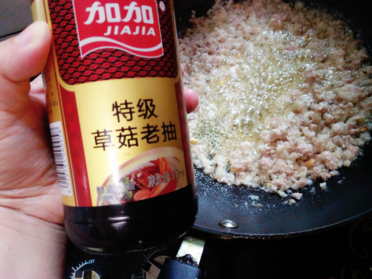 高笋炒肉末步骤5