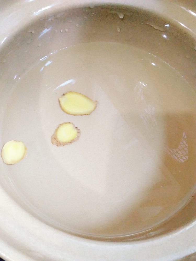 肉片金针菇汤步骤3