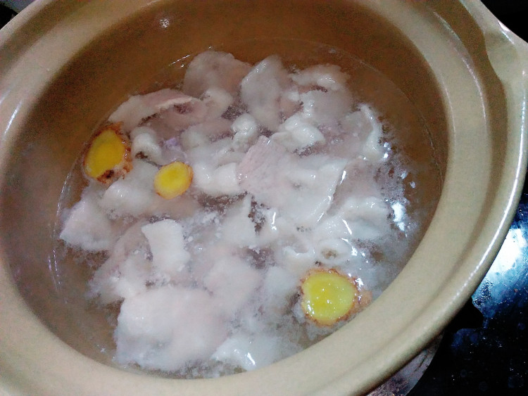 肉片金针菇汤步骤7