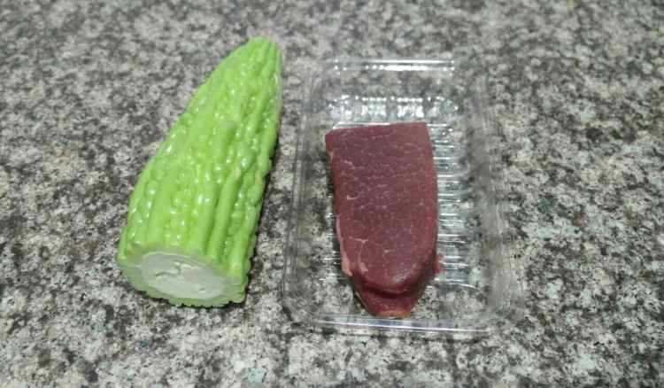 苦瓜炒牛肉步骤1