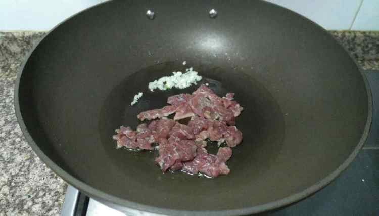 苦瓜炒牛肉步骤7