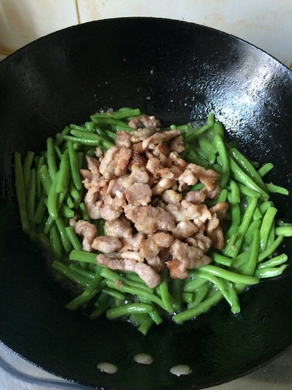 四季豆焖肉步骤6
