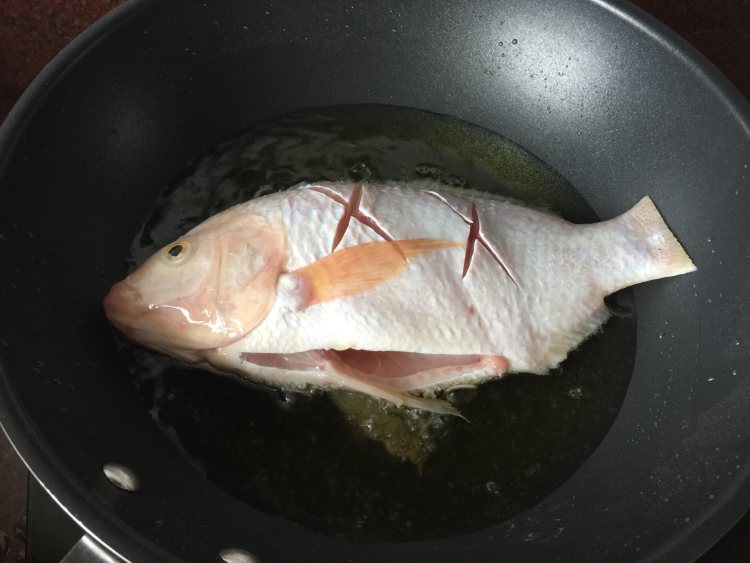 红烧珍珠鱼#盛夏餐桌#步骤2