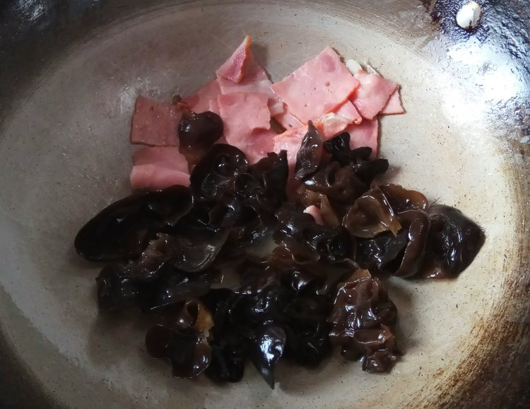 西葫芦炒培根步骤6