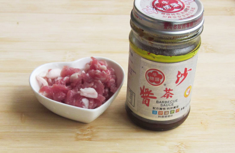 鲜虾时蔬茶树菇步骤1