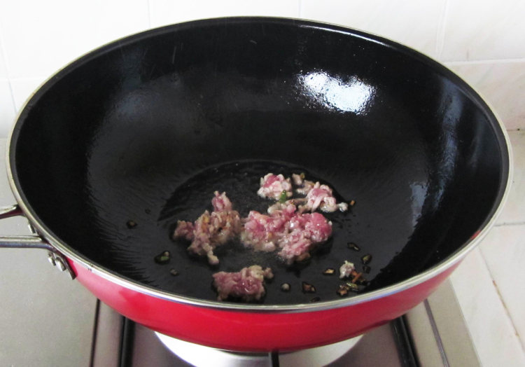 鲜虾时蔬茶树菇步骤3