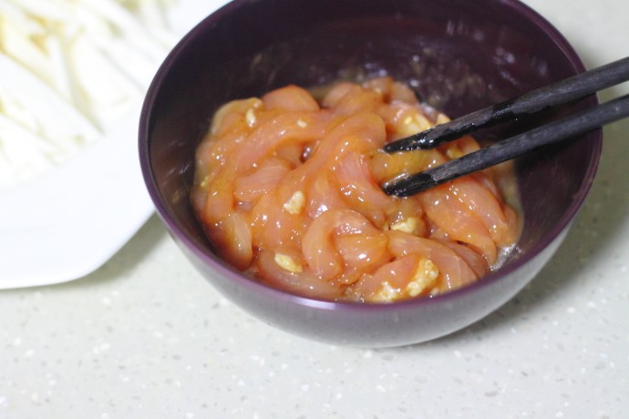 茭白炒肉丝步骤3
