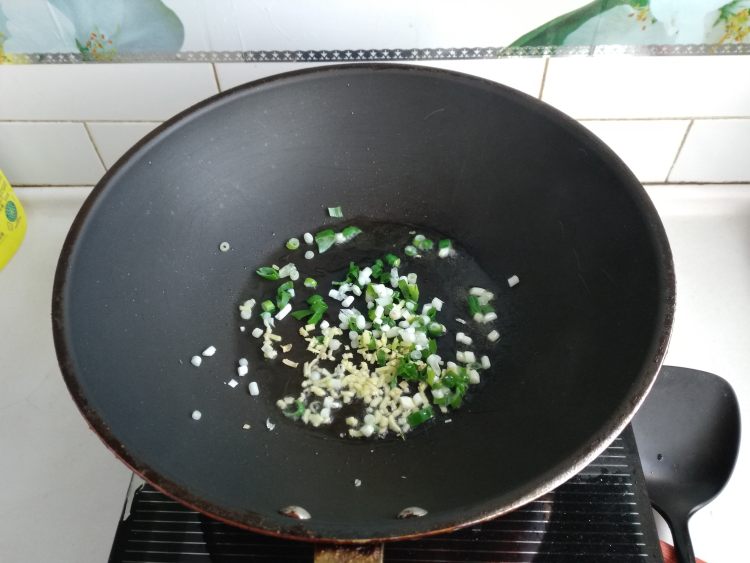 素炒花生芽步骤4