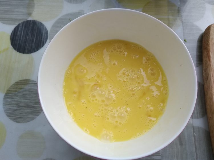 麦草煎鸡蛋步骤2