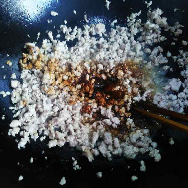 包菜粉条炒肉末步骤8