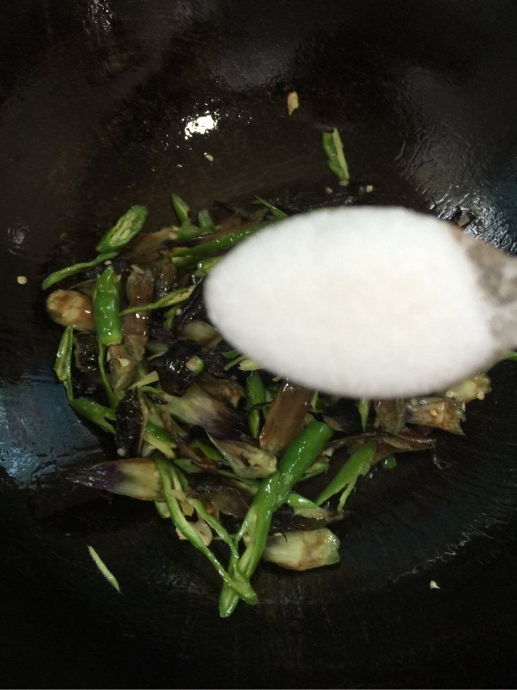 辣炒茄子蒂步骤5
