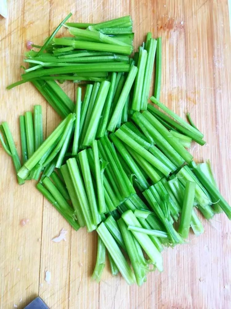 清炒绿豆芽步骤2