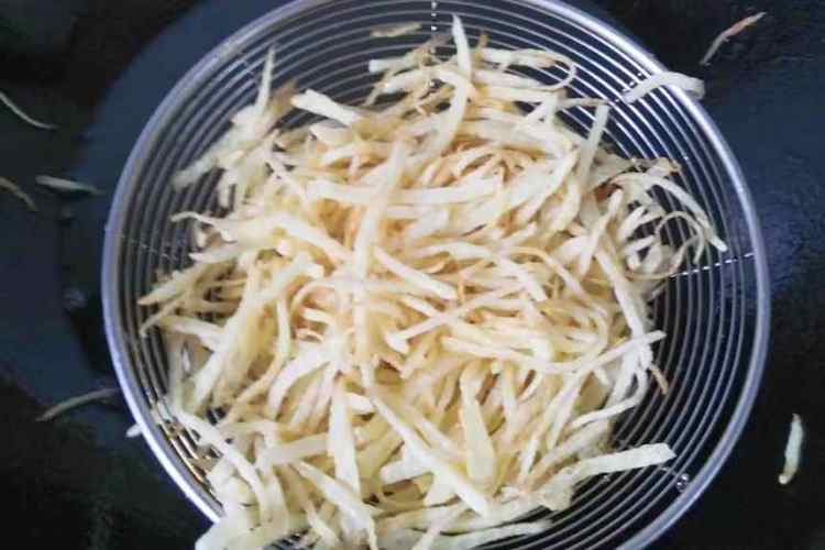 干煸土豆丝步骤6