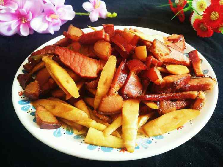 细笋炒腊肉步骤8
