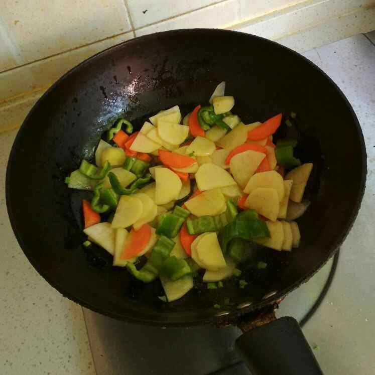 腐竹炒土豆片步骤5