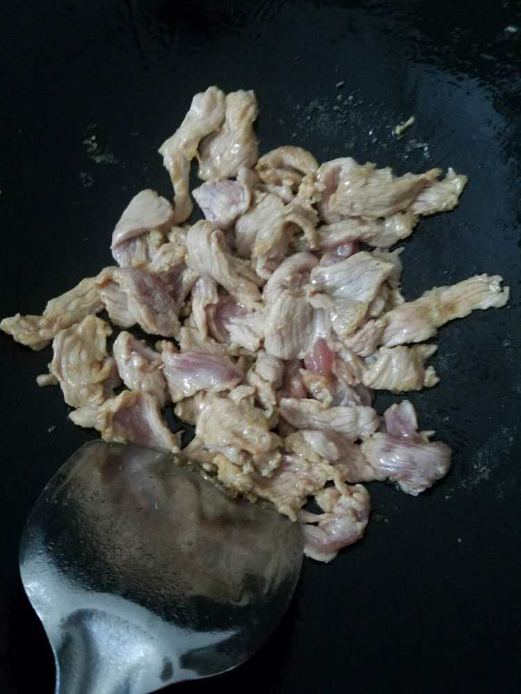 青瓜炒肉片步骤4