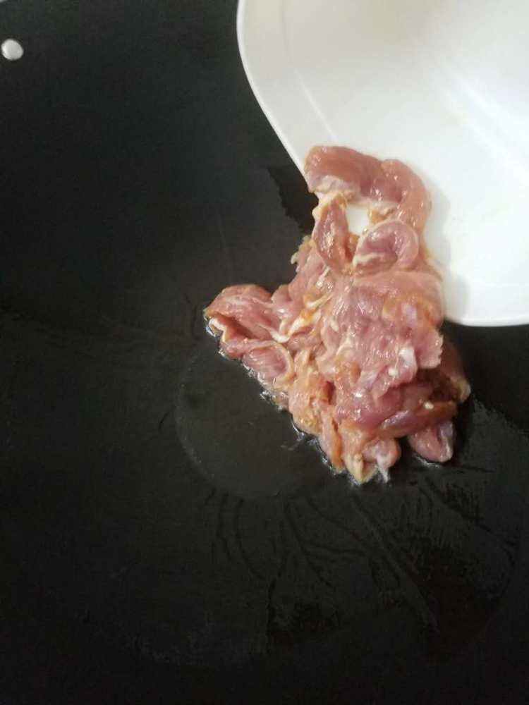 青瓜炒肉片步骤3