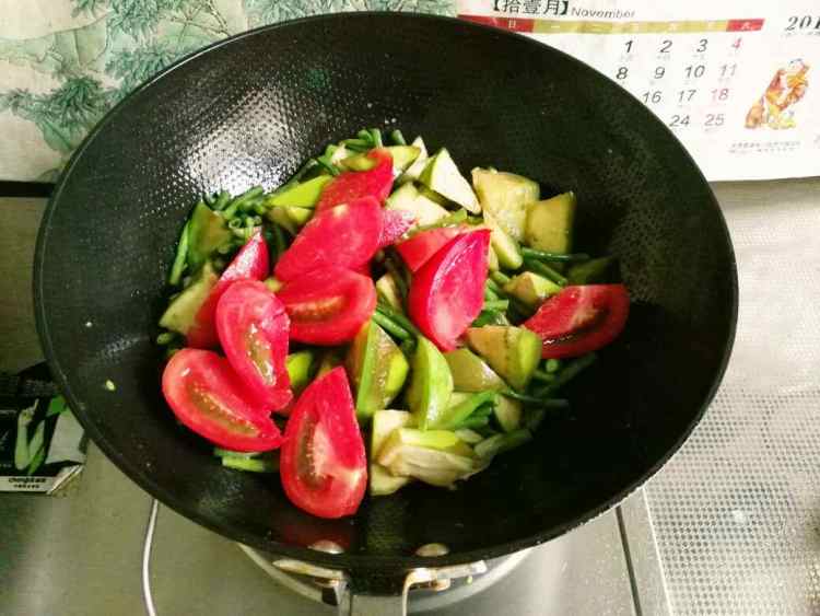 清炒茄子豆角步骤6