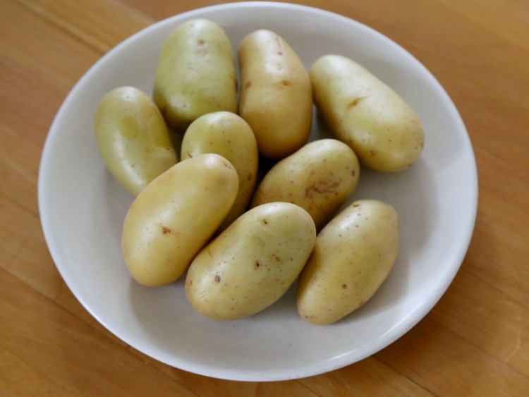 香煎杏仁小土豆步骤1