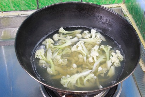 蚝油干锅花菜步骤7