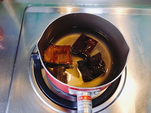 杜仲青椒炒肉丝步骤2