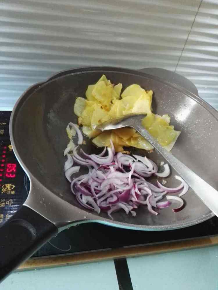 西班牙土豆煎蛋饼步骤7