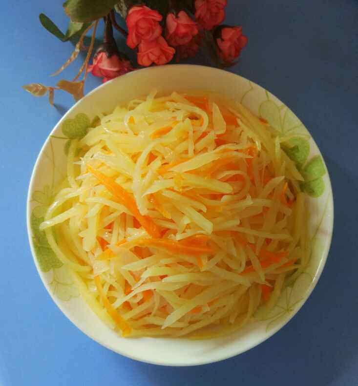 胡萝卜炒土豆丝步骤7
