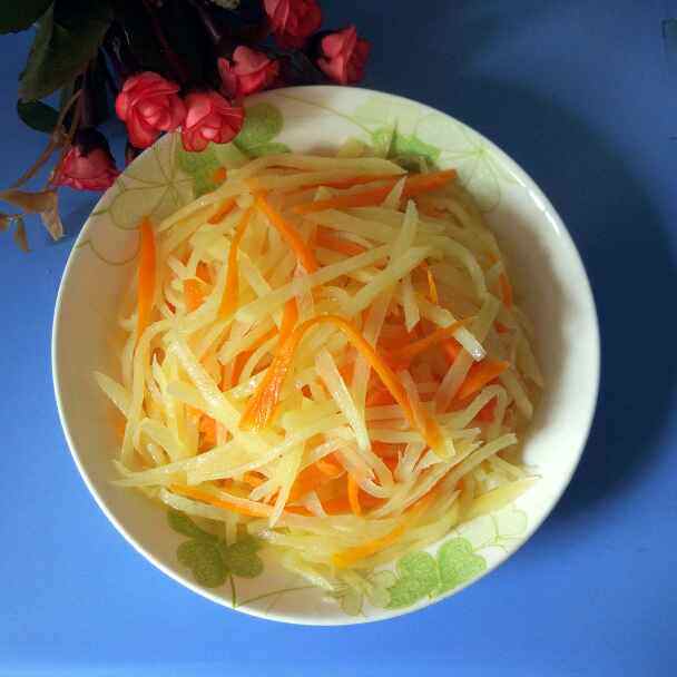 胡萝卜炒土豆丝步骤8