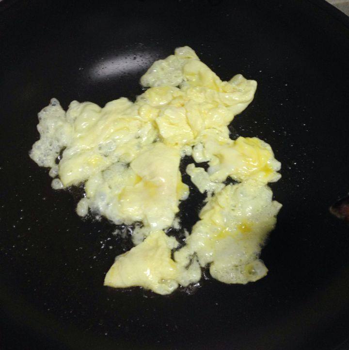 菠菜炒鸡蛋步骤2