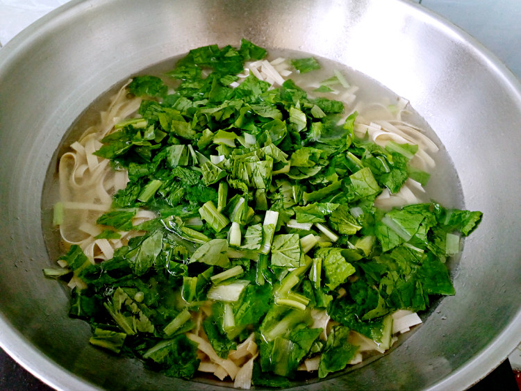 肉丝豆皮青菜汤步骤13